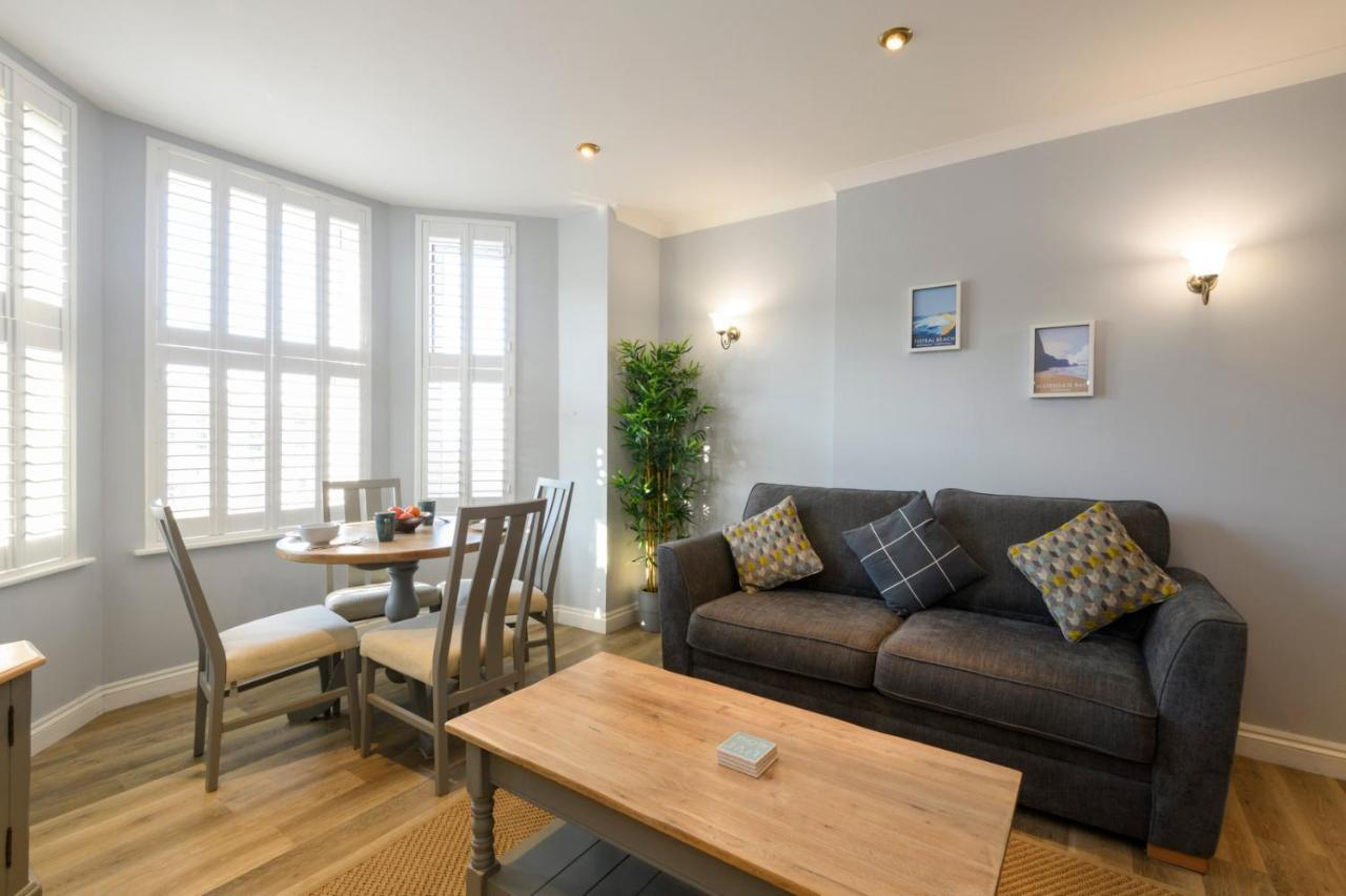 Beachcombers Apartments New Quay Exterior foto