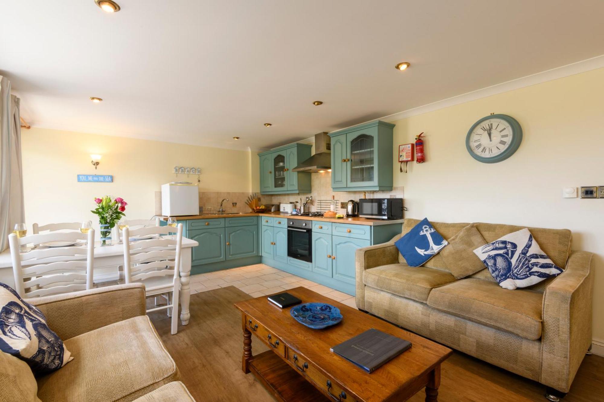 Beachcombers Apartments New Quay Exterior foto