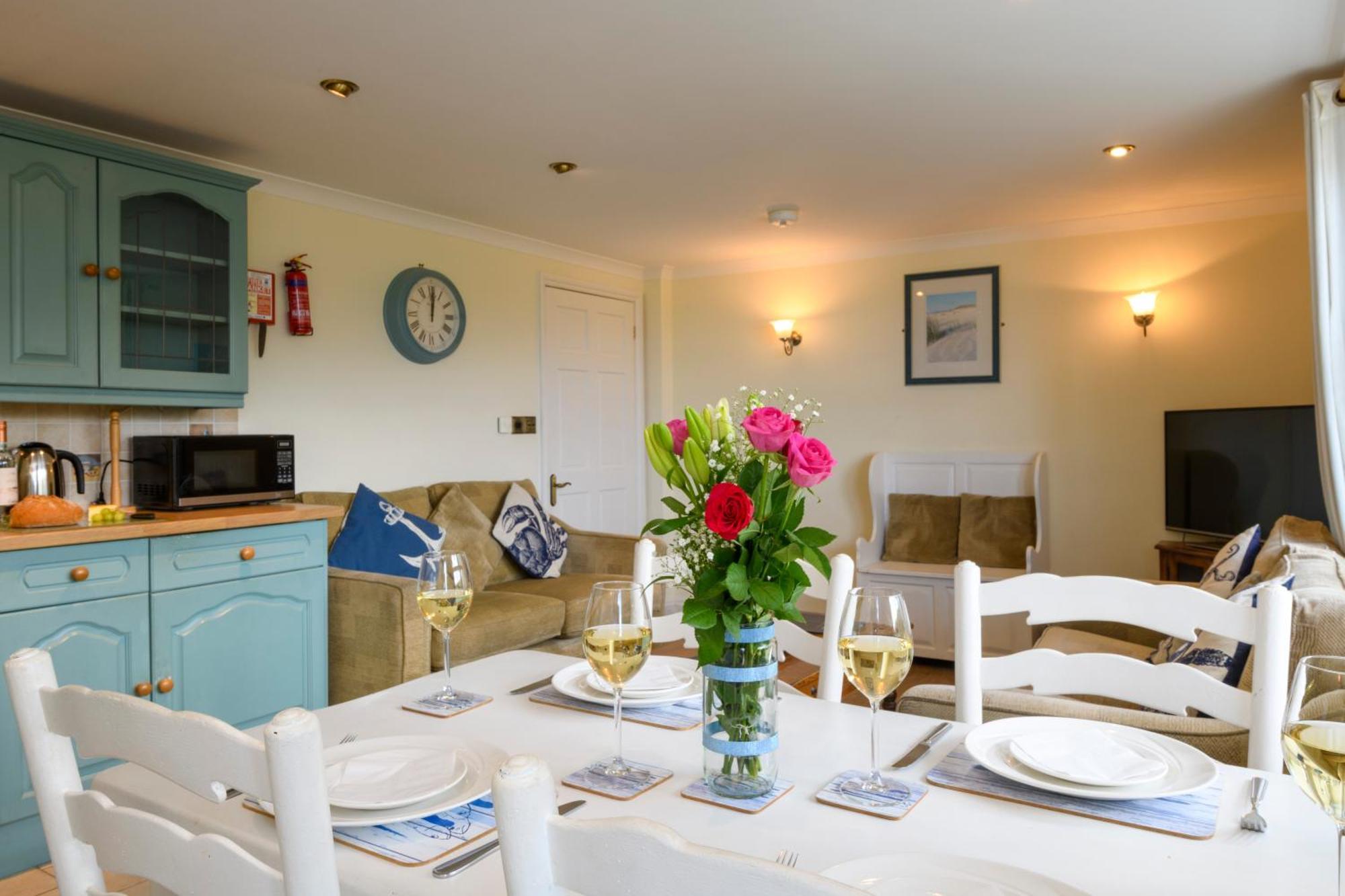 Beachcombers Apartments New Quay Exterior foto